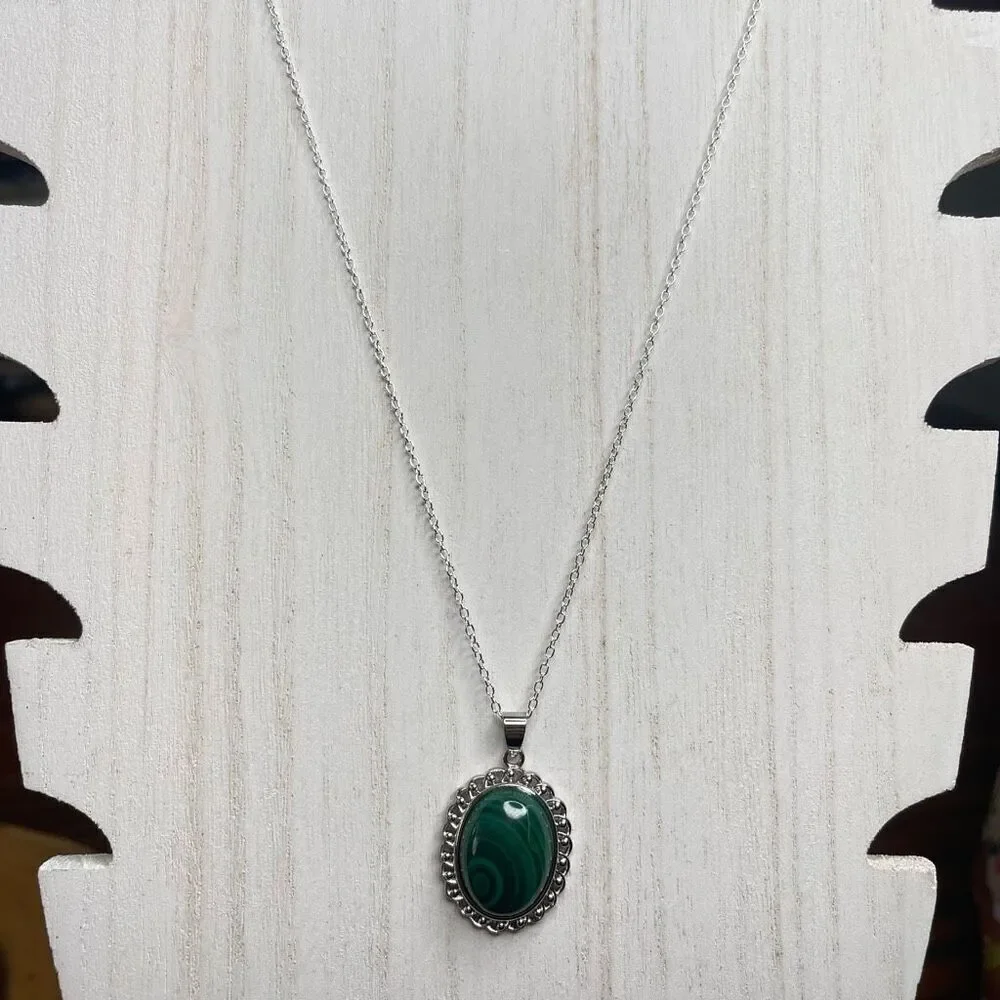 Malachite pendant necklace natural crystal silver plated chain NEW - Picture 7 of 7